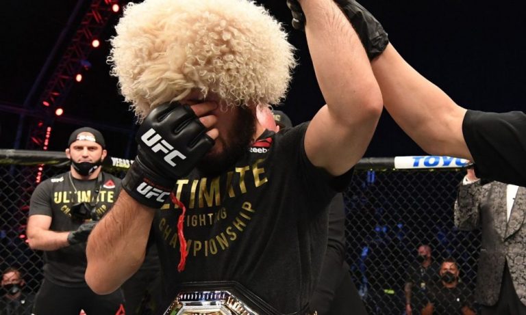 Indiscuté et invaincu: 13 façons dont Khabib Nurmagomedov nous a inspirés à gagner avec foi