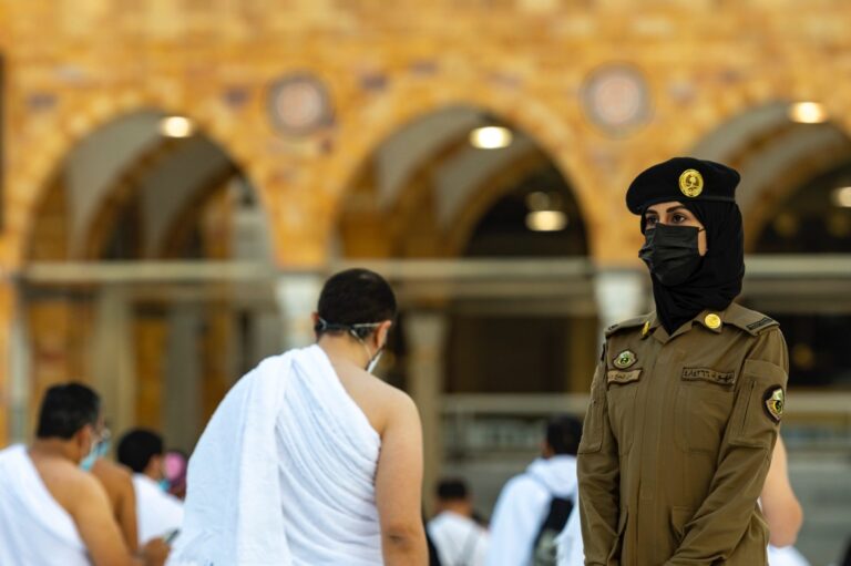 Pour la première fois, des femmes agents de sécurité déployées à Masjid al-Haram