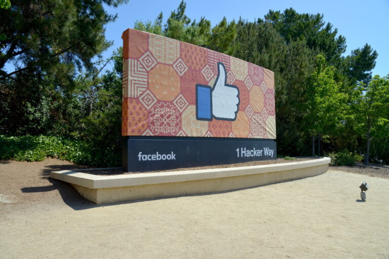 Des employés de Facebook accusent une entreprise de discrimination à l&rsquo;égard des musulmans