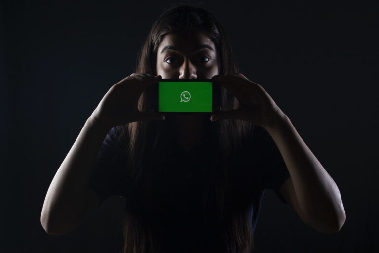 WhatsApp bloque les comptes des journalistes palestiniens