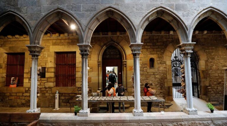 L&rsquo;église de Barcelone accueille les musulmans pour un dîner iftar