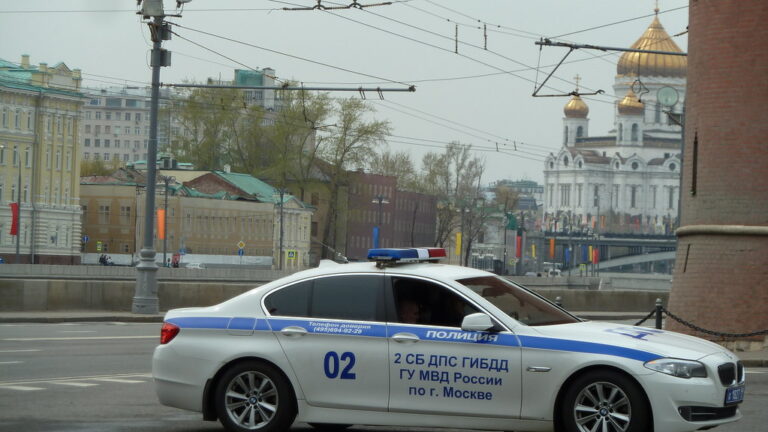 600 musulmans arrêtés par la police dans une mosquée de Moscou