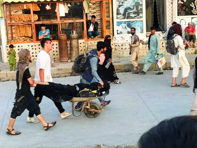 explosion à l'aéroport de kaboul