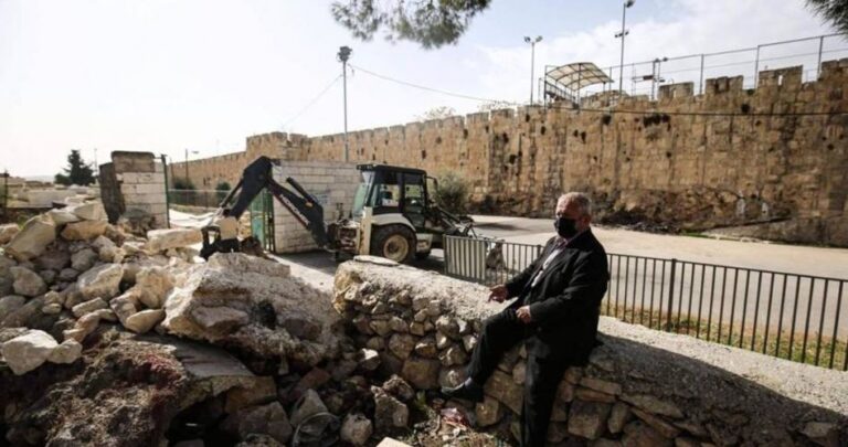 Israël poursuit la démolition du cimetière musulman historique d&rsquo;Al-Yusufiye à Jérusalem