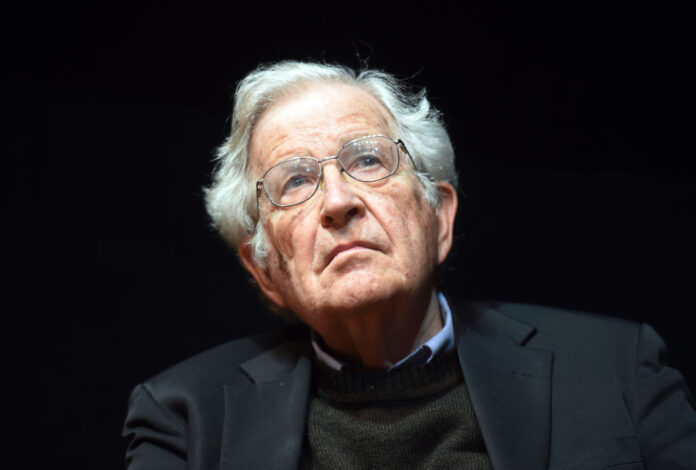 L’islamophobie en Inde a transformé les musulmans en une minorité persécutée, déclare Chomsky