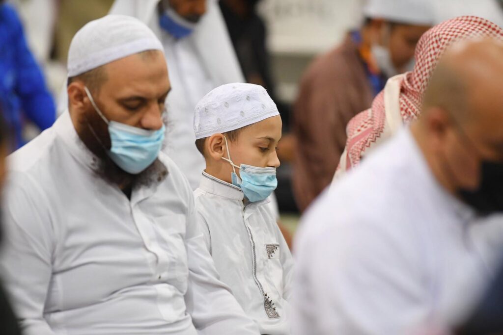 Enfants dans masjid an nabawi 1