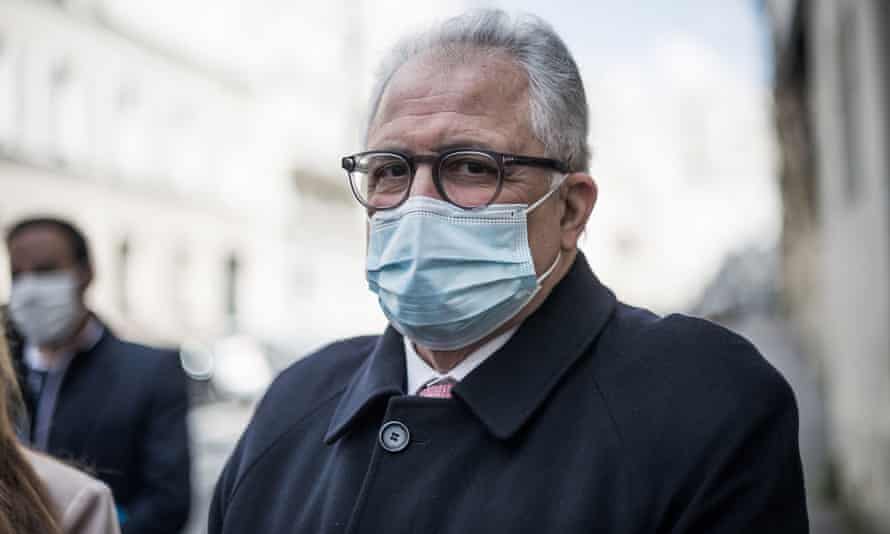 Chems-eddine Hafiz devant la Grande Mosquée à Paris en avril 2021