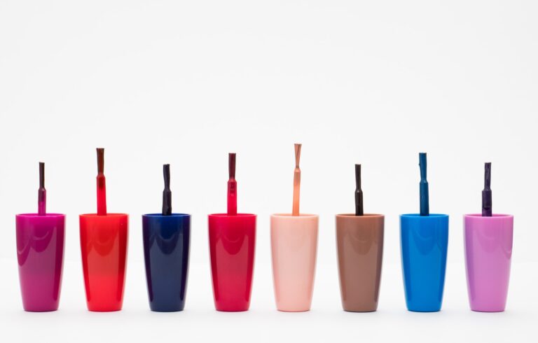 9 meilleures marques de vernis à ongles halal à acheter en 2022