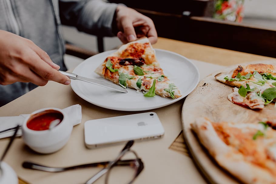 8 choses qui rompront votre jeûne instantanément 9 manger au restaurant