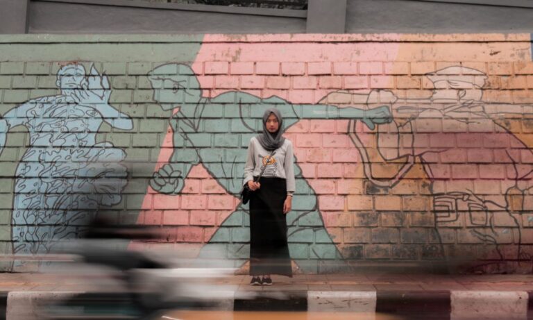 Allez-y doucement Habibti: Un poème parlé