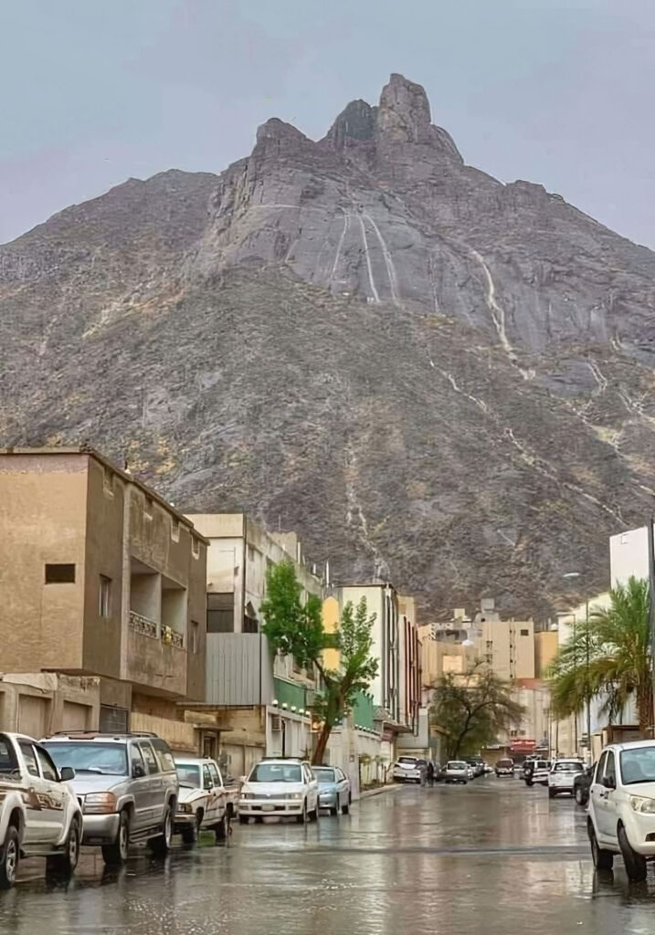 7 montagnes islamiques historiques à La Mecque que vous devez visiter 12 Jabal Thabir