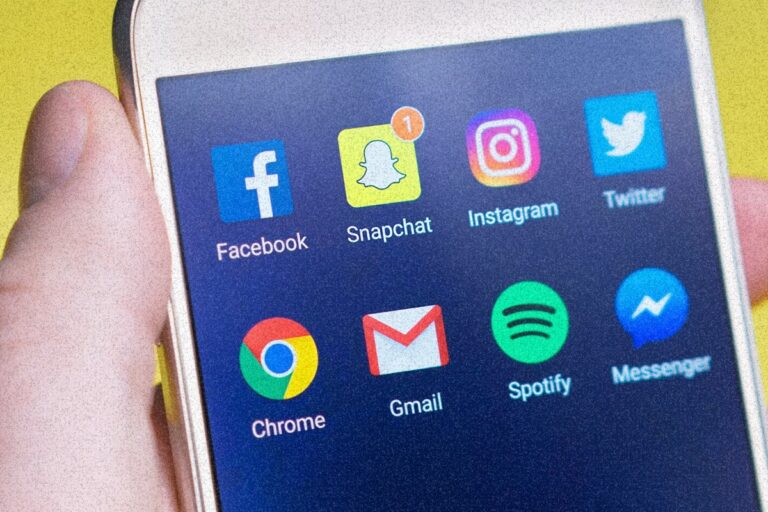 Algorithmes de médias sociaux favorisant la haine anti-musulmane dans le monde