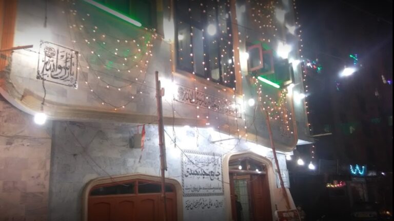 Muazzin se suicide dans une mosquée de Karachi, au Pakistan, après l’Azaan