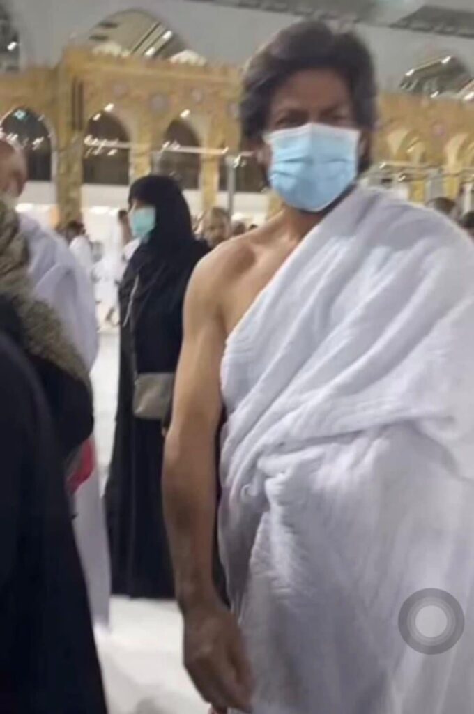 La star de Bollywood Shahrukh Khan a interprété la Omra 7 Shahrukh Khan à Masjid al haram