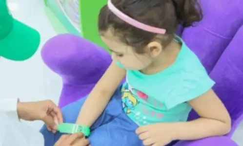 Un nouveau programme de suivi des enfants pour empêcher les enfants de se perdre annoncé en Arabie saoudite. Mot-clic islamique programme de suivi des enfants pour empêcher les enfants de se perdre annoncé en arabie saoudite