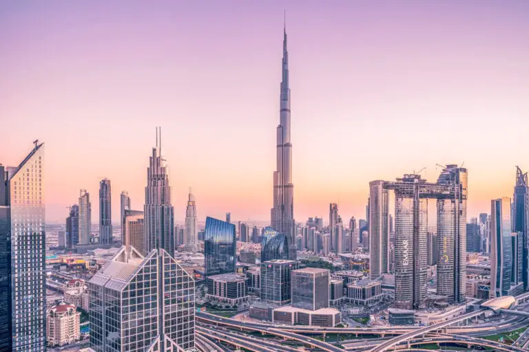 Les musulmans rompent le jeûne deux fois sur Burj Khalifa