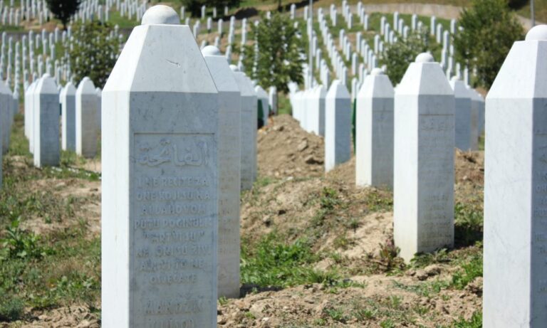 Srebrenica 2023 : Instabilité politique et déni rampant du génocide