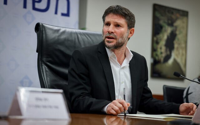Le ministre israélien gèle les fonds pour l’éducation des citoyens palestiniens en Israël