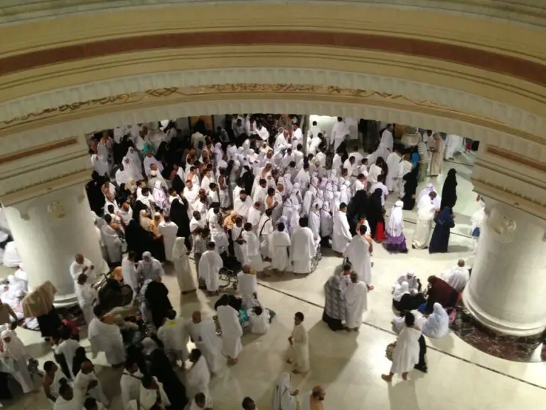 Les pèlerins mis en garde contre le fait de dormir à Masjid al-Haram