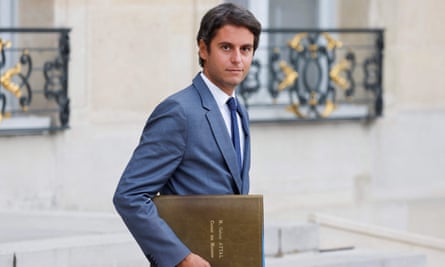Le ministre français de l'Éducation, Gabriel Attal, à la sortie d'un conseil des ministres à l'Élysée à Paris, le 13 septembre 2023.