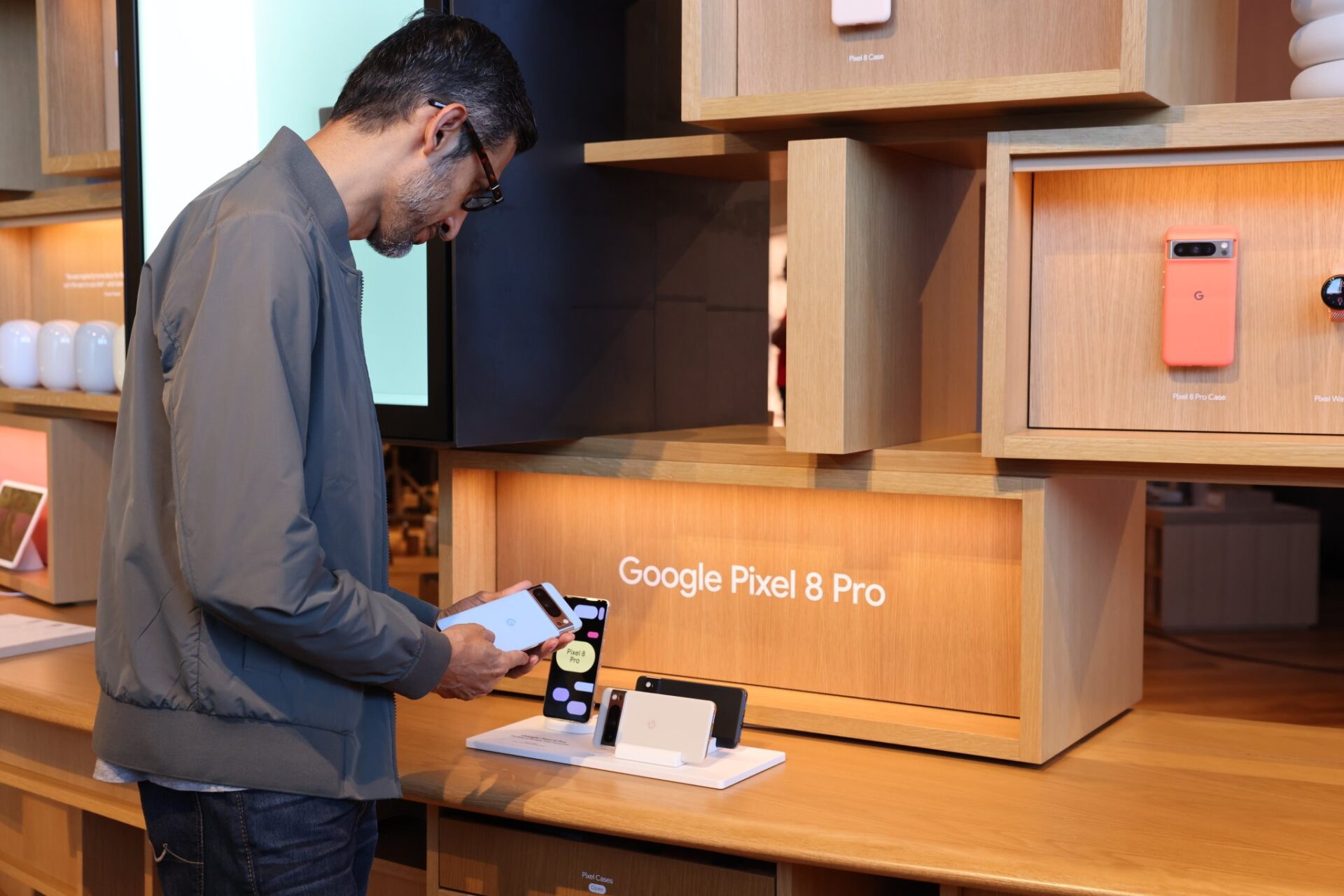 Le PDG de Google, Sundar Pichai, condamne les attaques contre Israël mais reste silencieux pour la Palestine