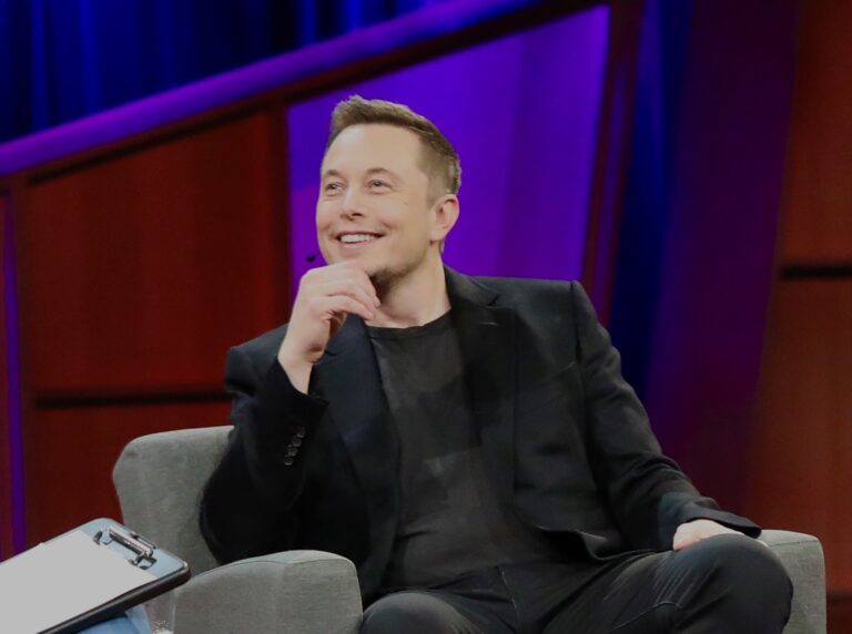 Elon Musk va suspendre les utilisateurs postant « Du fleuve à la mer » pour soutenir la Palestine