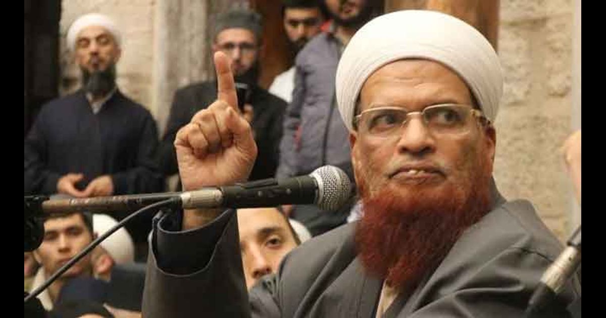 Donner de l'argent aux Palestiniens au lieu d'accomplir la Omra volontaire, déclare le mufti Taqi Usmani