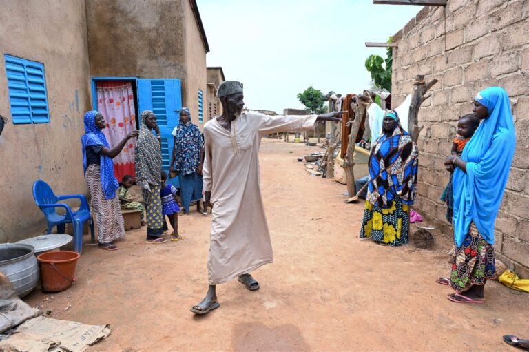 L'attaque d'une mosquée au Burkina Faso fait 27 morts
