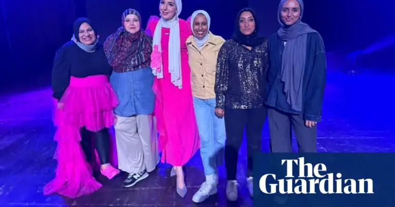 « Nous sommes les Spice Girls musulmanes ! »  Shazia Mirza sur la découverte de l'or au box-office avec son supergroupe de comédie halal |  Comédie
