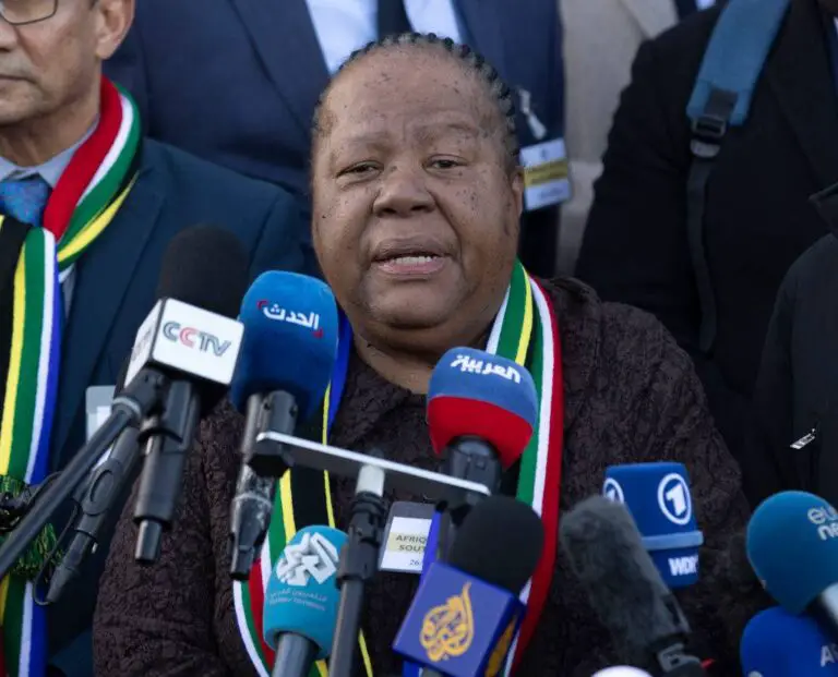 L’Afrique du Sud va poursuivre ses citoyens qui se battent pour Israël
