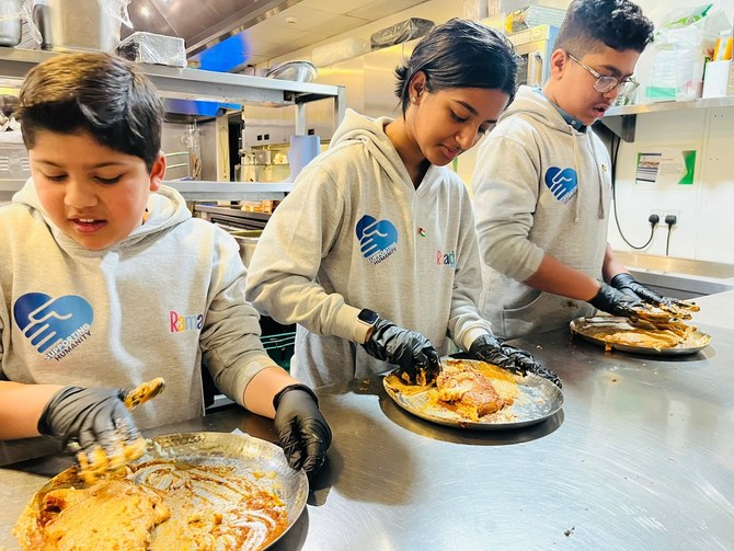 Des enfants musulmans britanniques collectent 132 000 $ pour aider les familles déplacées en Palestine et au Yémen