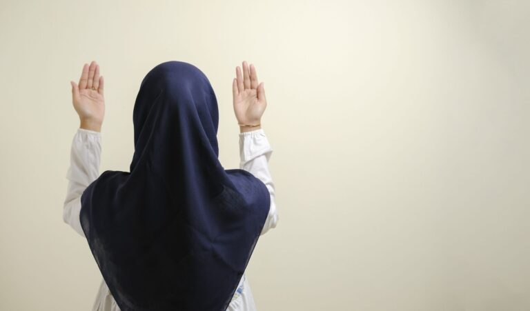 Pleurer à Duaa et pleurer en se souvenant d'Allah : Égal ?