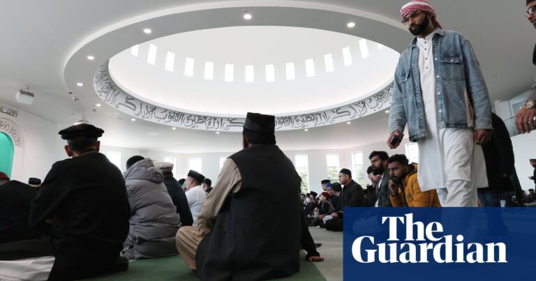 Les musulmans britanniques qualifient les festivités de l'Aïd de « lourdes » en raison du conflit à Gaza |  Islam