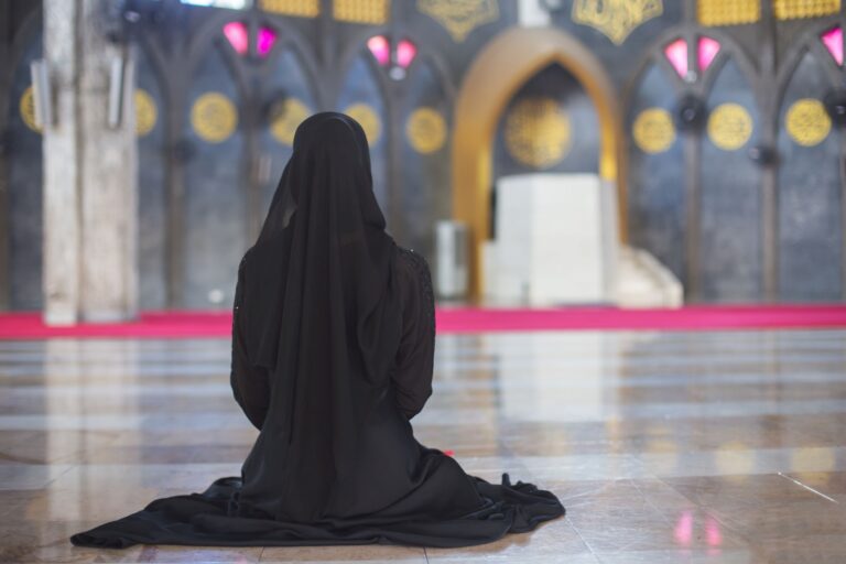 Les femmes peuvent-elles accomplir la prière du vendredi ?

