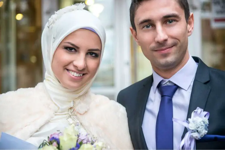 Mon fiancé dépasse ses limites ;  Je veux une relation Halal