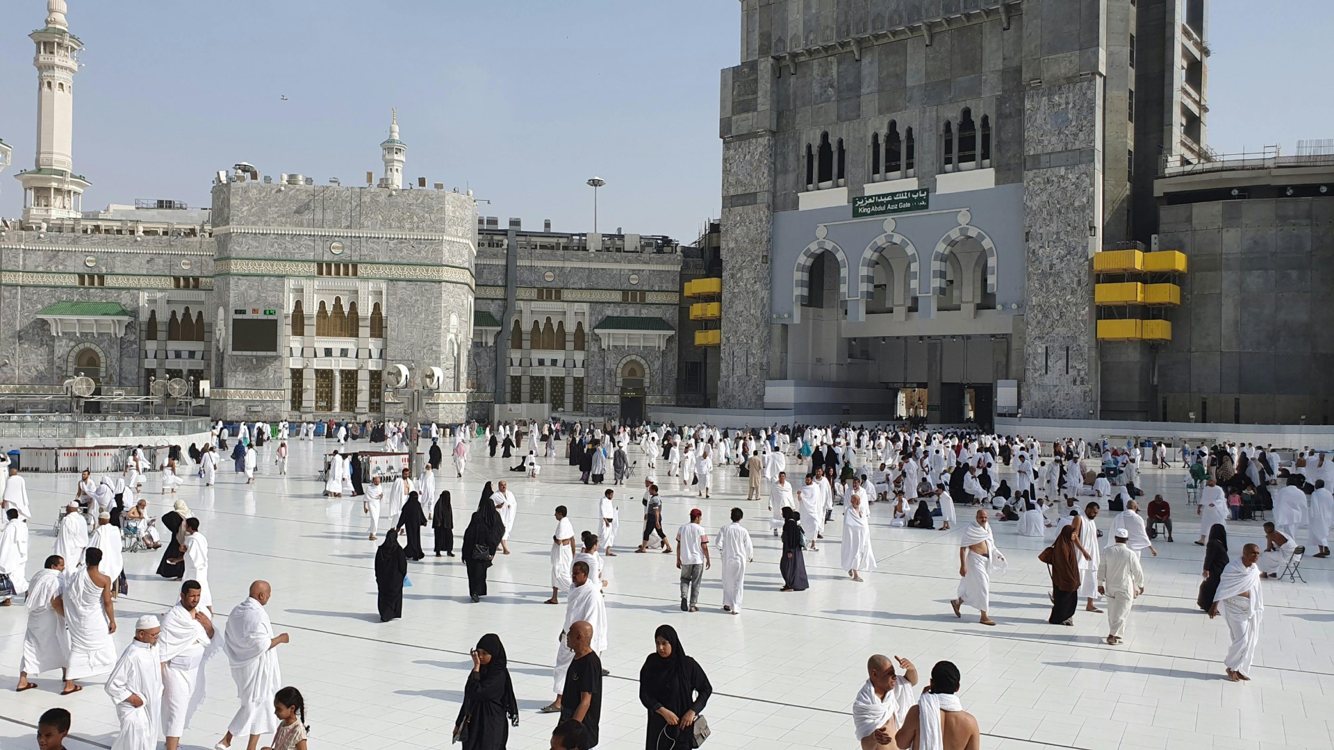 Une personne a sauté de l'étage supérieur de la mosquée Masjid al-Haram