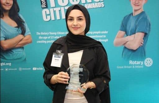 Une femme musulmane nommée jeune citoyenne de l’année à Buxton