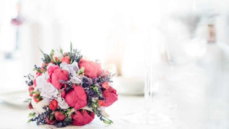 Dans une relation haram, ma copine se sent jeune pour se marier