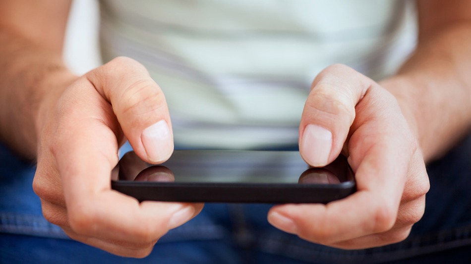 Est-il Haram d'utiliser le téléphone dans la salle de bain ?