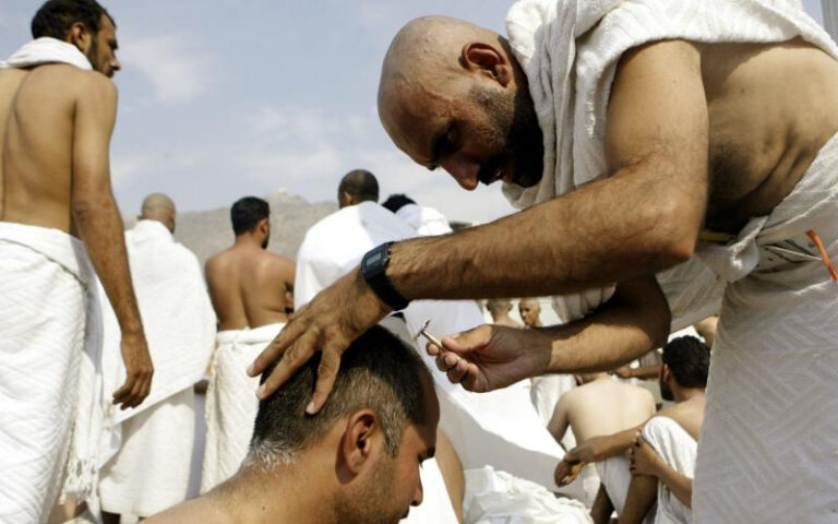 Pourquoi coupe-t-on les cheveux pendant le Hajj ?