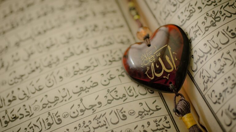 Comment puis-je faire en sorte que mon enfant de 3 ans aime Allah ?

