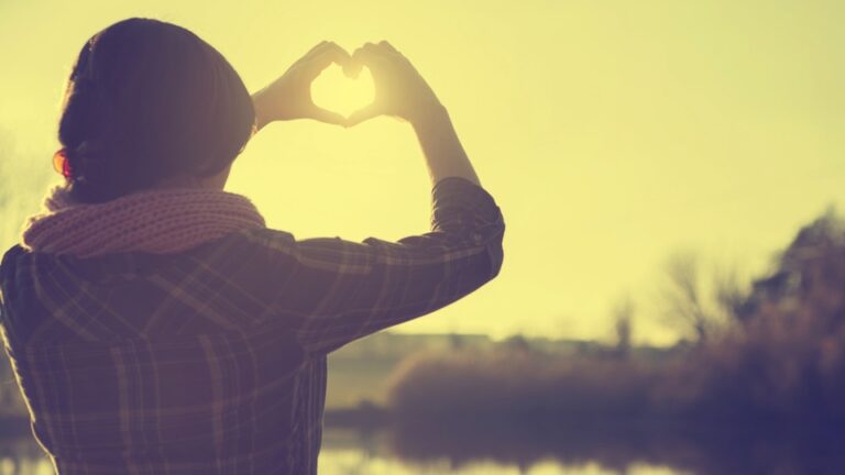 Elle m'aime, mais ne veut pas quitter son pays