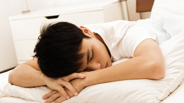 Est-il haram de dormir sur le ventre ?