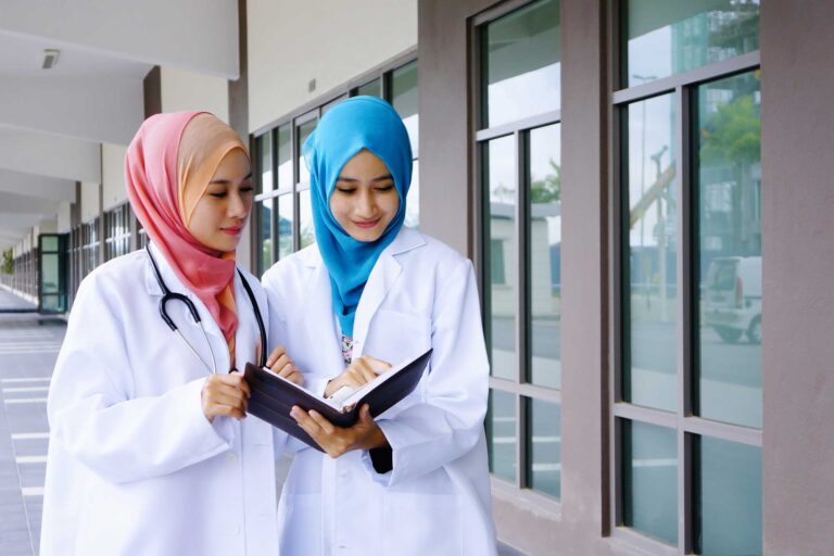 Être infirmière est-il haram ?