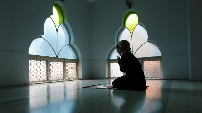 Femmes dans la mosquée : un code vestimentaire particulier ?