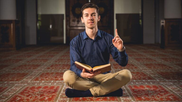 Il ne croit pas en Allah, mais veut être avec moi