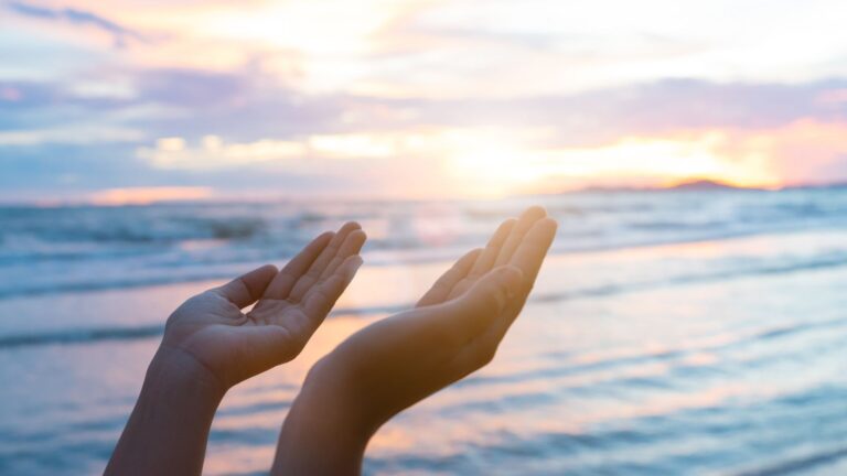 Le bonheur se trouve dans l’adoration sincère