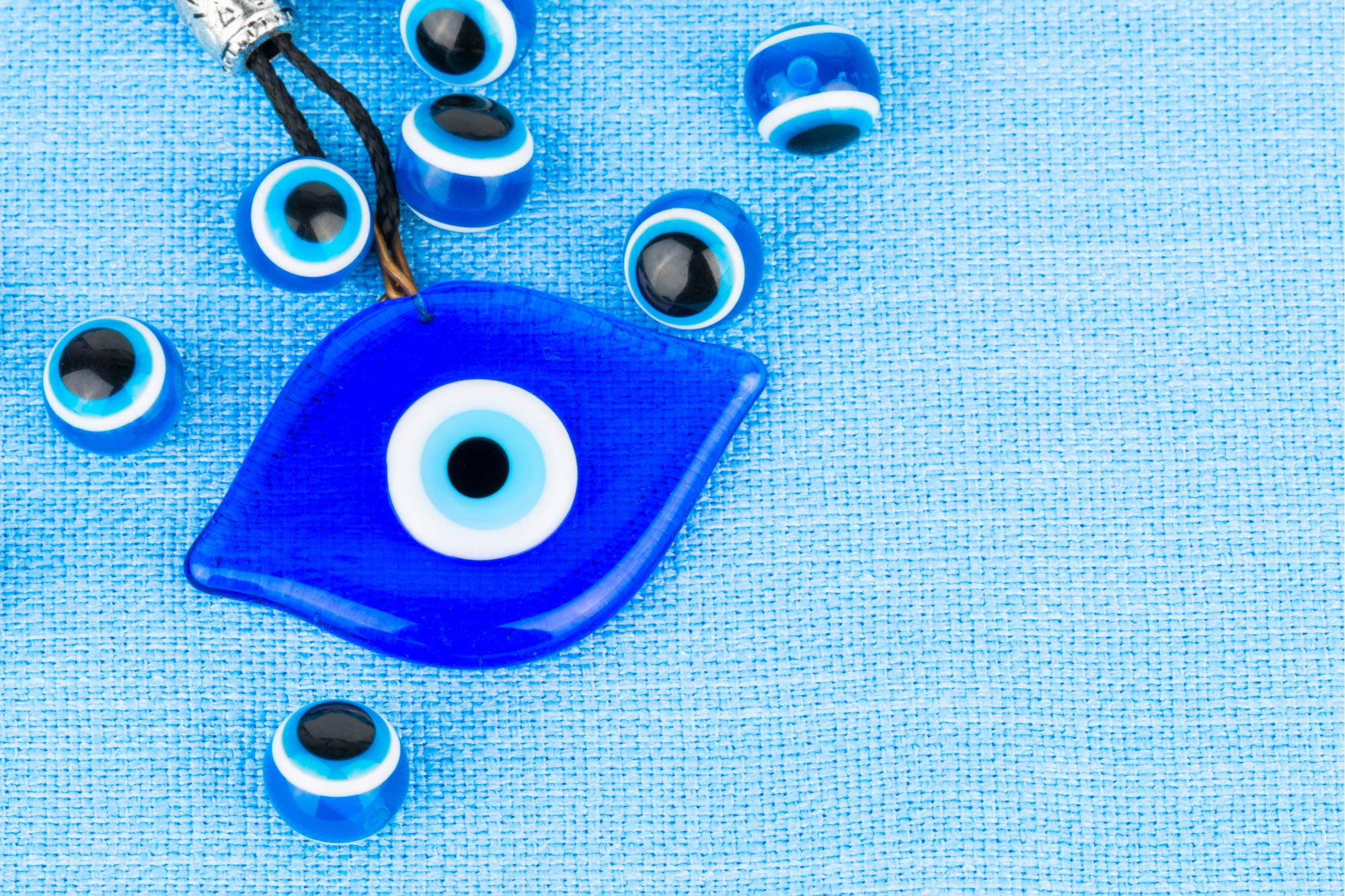 Superstitions autour de mon mariage : dois-je les croire ?