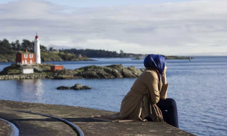 Comment les femmes musulmanes devraient-elles s’habiller en Occident ?