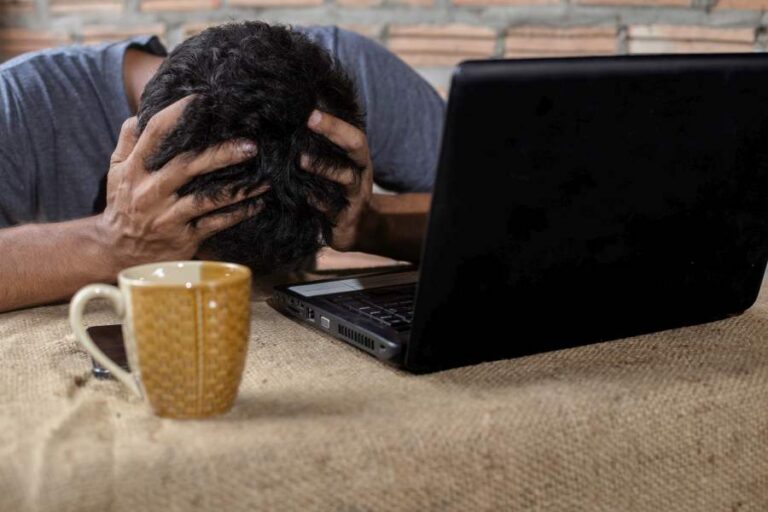 Déprimé? Le Dr Qadhi propose des conseils sans juger votre foi